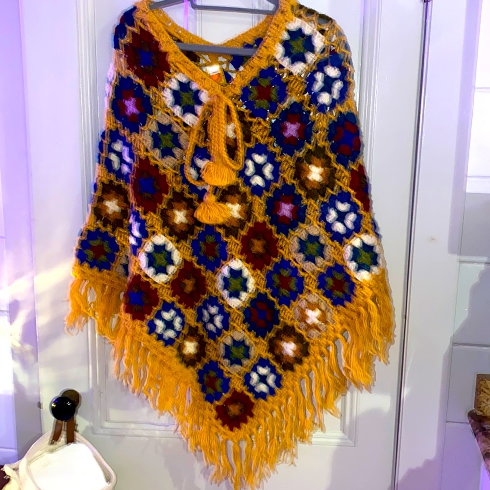 STUNNING HANDMADE IN NEPAL 100% WOOL PONCHO IN RICH FALL COLORS!!